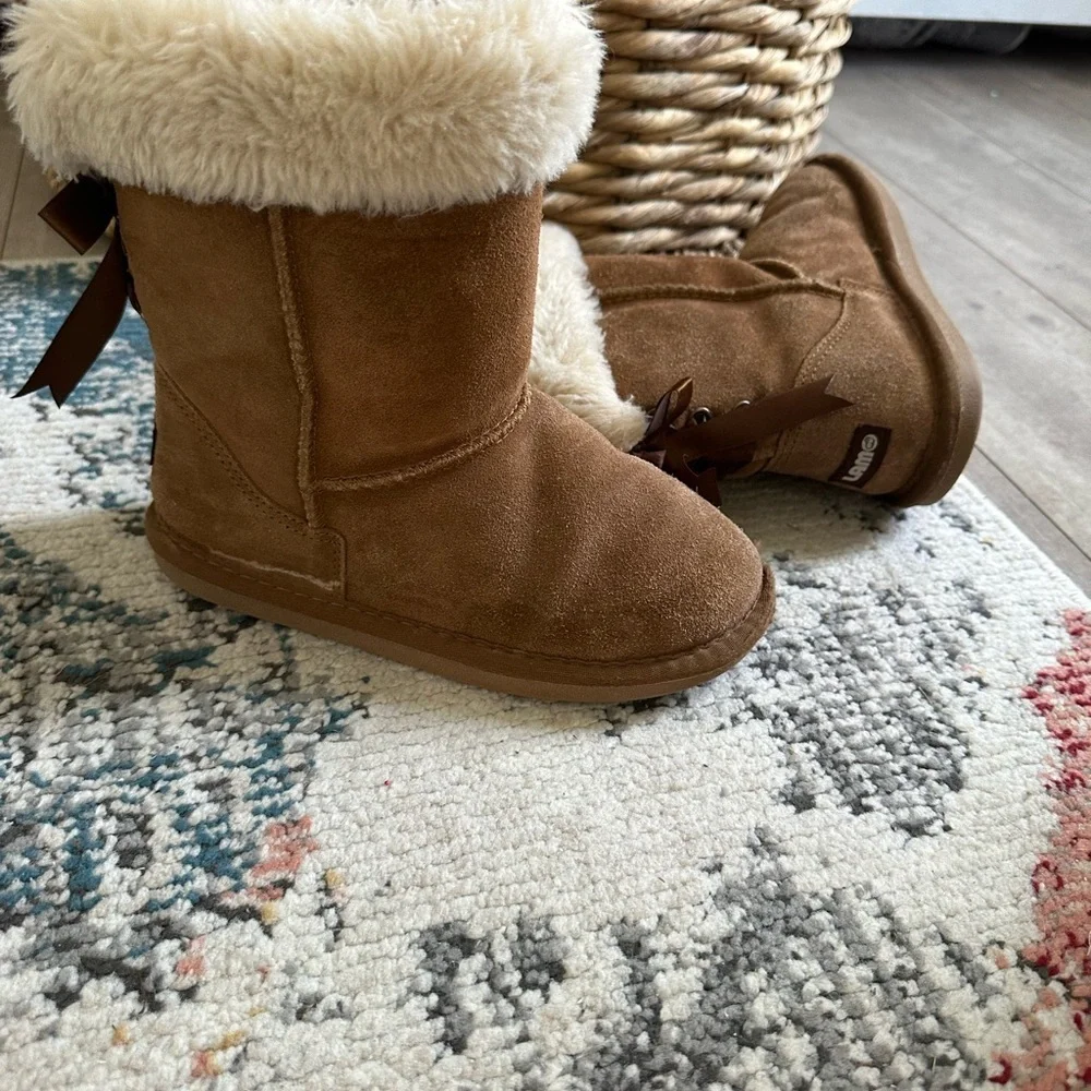 LAMO Little Girls Audrey Shearling-Lined Boots - Suede size 4